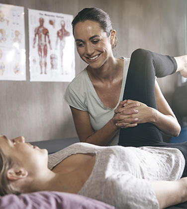 Physiotherapeut:in
